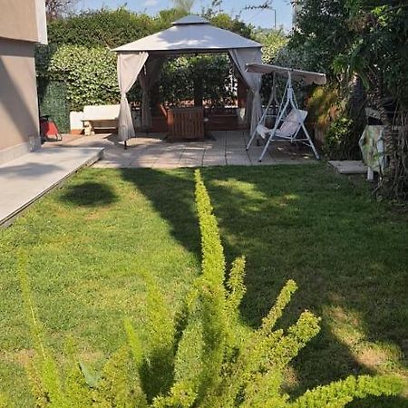 La Casa Di Barry Bed & Breakfast ปอซซุออลี ภายนอก รูปภาพ