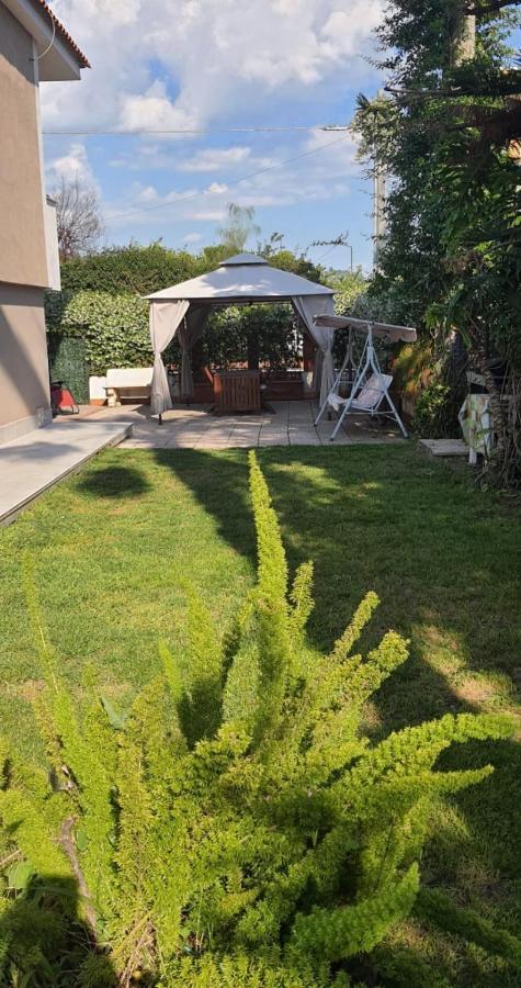 La Casa Di Barry Bed & Breakfast ปอซซุออลี ภายนอก รูปภาพ