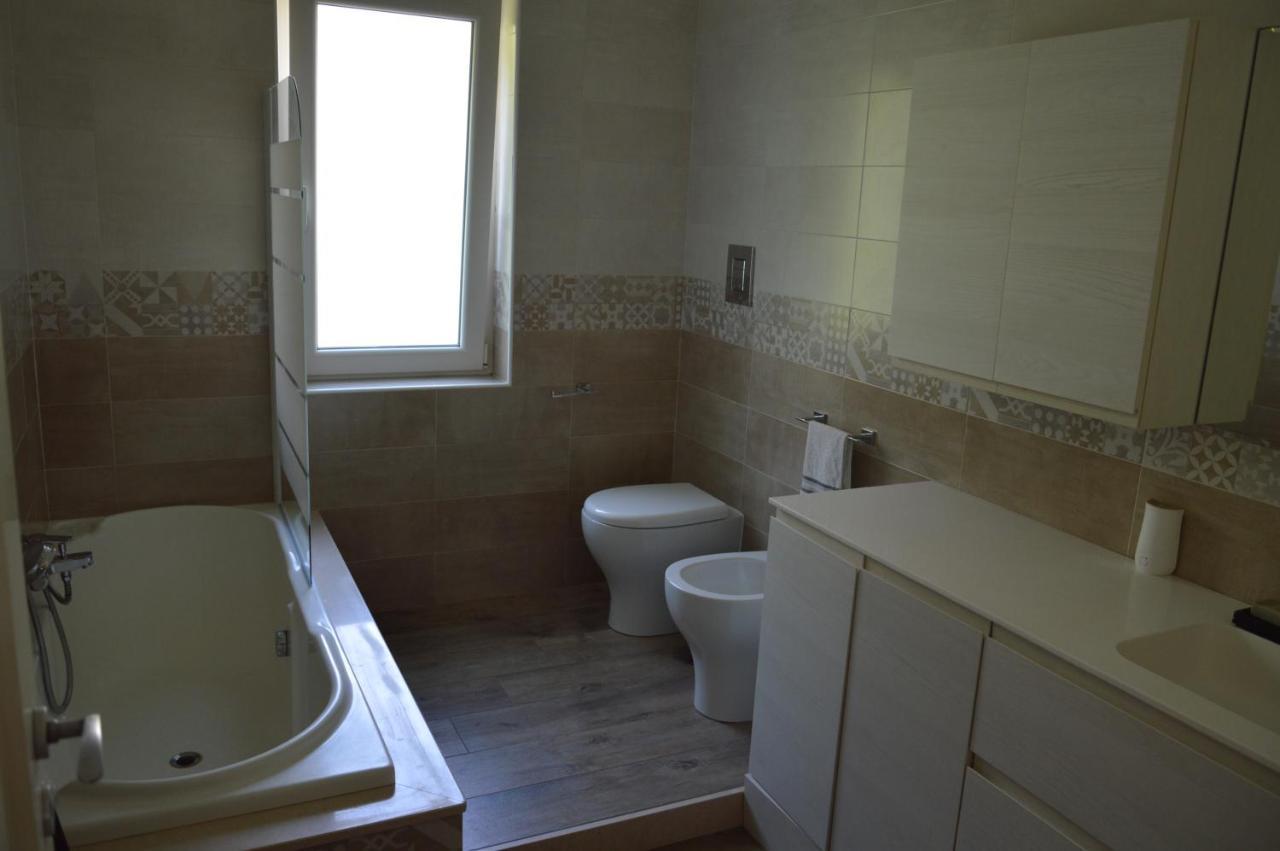 La Casa Di Barry Bed & Breakfast ปอซซุออลี ภายนอก รูปภาพ