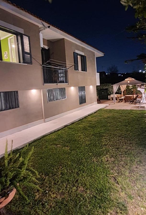 La Casa Di Barry Bed & Breakfast ปอซซุออลี ภายนอก รูปภาพ